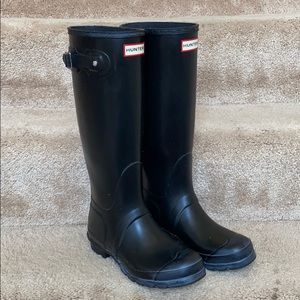 Hunter rain boot size us7 with box